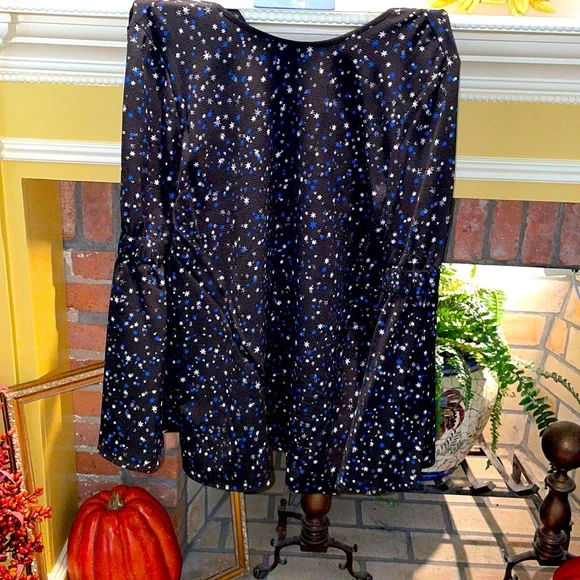 Sparkly holiday blouse - Picture 1 of 7